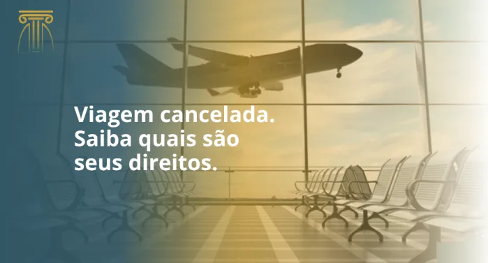 Aeroporto com passageiros aguardando após cancelamento de voos por mau tempo causado por ventania